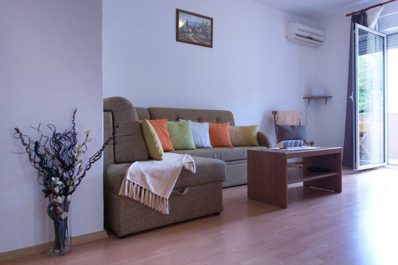 Apartment Helga Liznjan Exterior photo