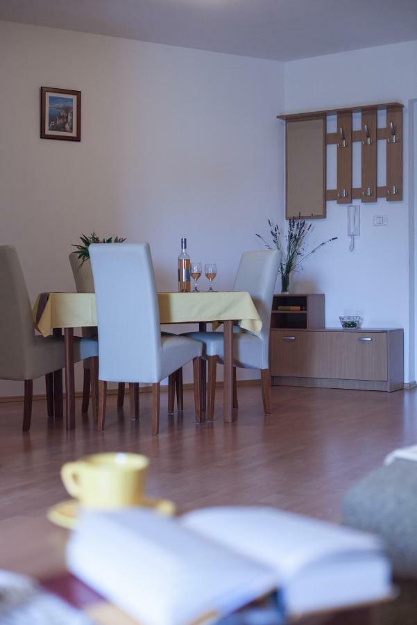 Apartment Helga Liznjan Exterior photo